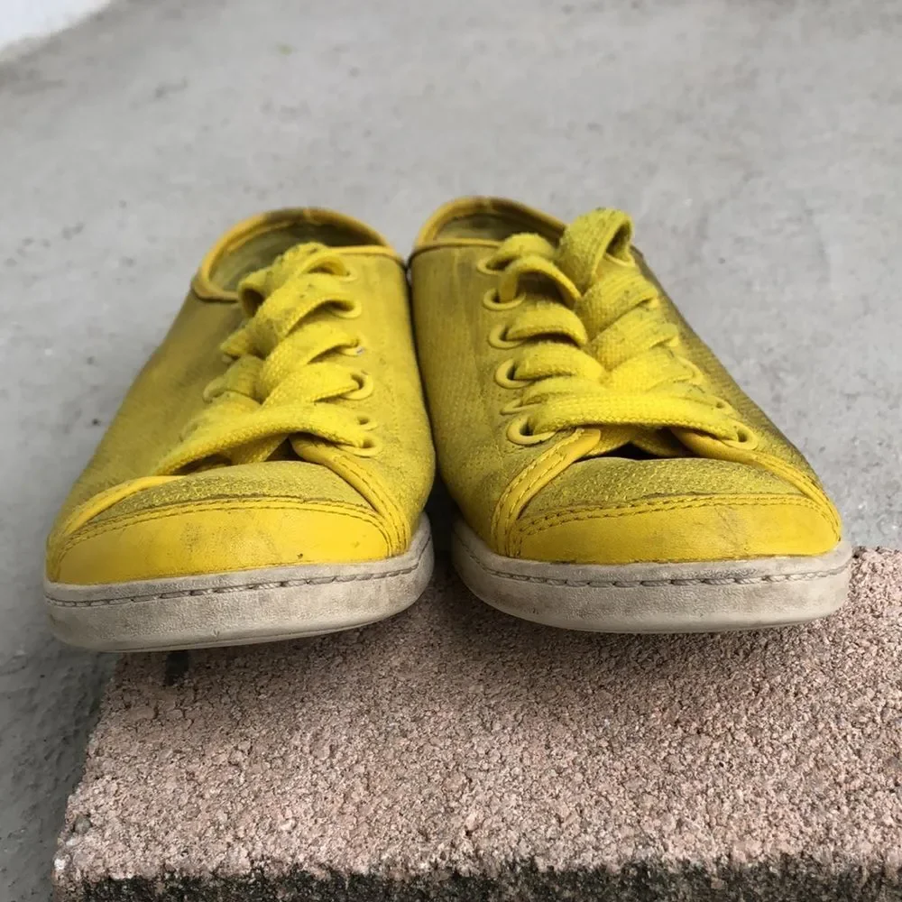 Distressed Campers sneakers